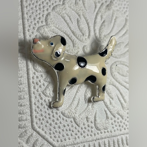 Vintage Dalmatian Dog Enamel Black and White AAi signed Brooch - Picture 6 of 9